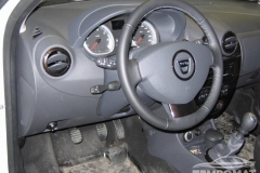 Dacia-Duster-2012-Tempomat-beszerelés_02