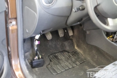 Dacia-Duster-2013-Tempomat-beszerelés-AP900_03