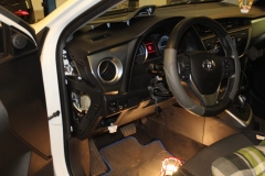 Toyota-Auris-Hybrid-2014-Tempomat-AP900Ci_4337