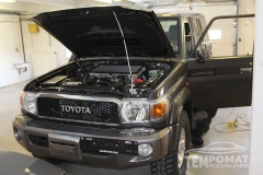 Toyota Land Cruser VDJ76 2018 - utólagos tempomat beszerelés (AP900C)