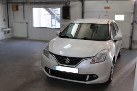 Suzuki Baleno 2018 – Tempomat (AP900), Tolatókamera (rendszámkeret)