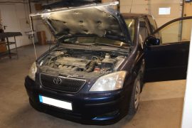 Toyota Corolla 2003 – Tempomat (AP500)